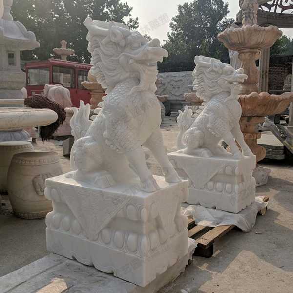 什么是傳統(tǒng)景觀中的藝術(shù)雕塑呢？